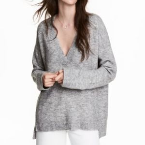 Classy oversized v-neck sweater